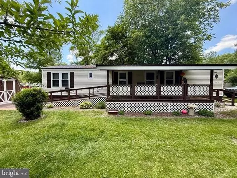 208 Woodside St, Bedford, PA 15522