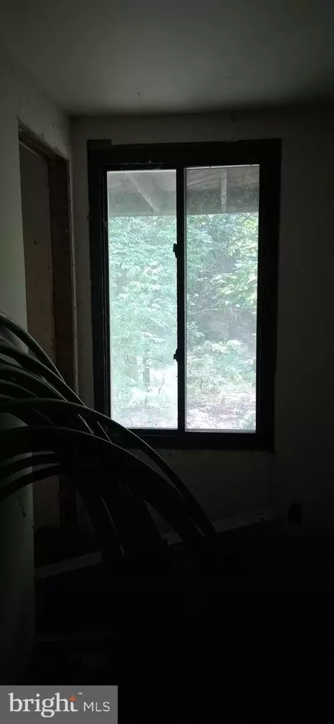 Entry Way - 234 Coastline Rd, Everett, PA 15537 photo 6 of 9