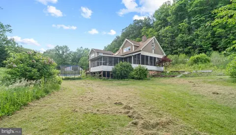 1030 Bethel Hollow Rd, New Paris, PA 15554