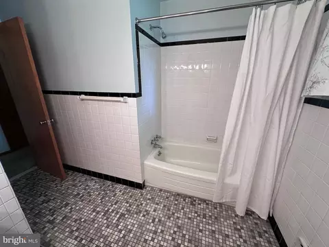 Bath - 150 Wareham Rd, Everett, PA 15537 photo 2 of 3