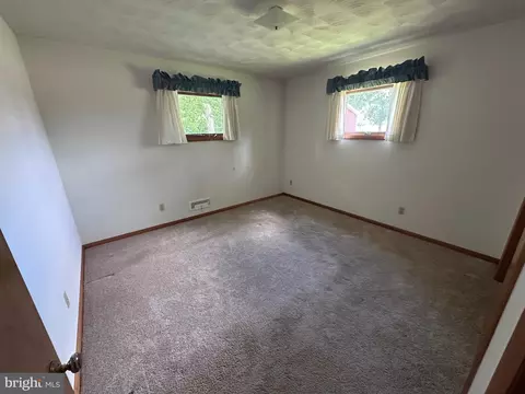 Bedroom - 150 Wareham Rd, Everett, PA 15537 photo 2 of 6
