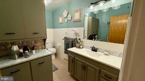 Entry Way - 2348 Raystown Rd, Everett, PA 15537 photo 2 of 7