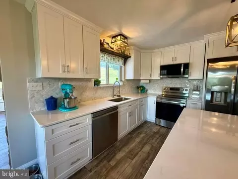 Kitchen - 2348 Raystown Rd, Everett, PA 15537 photo 6 of 9
