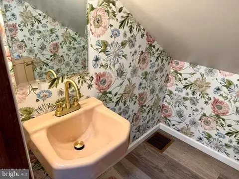 Bath - 2348 Raystown Rd, Everett, PA 15537 photo 3 of 7