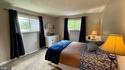 Bedroom - 2348 Raystown Rd, Everett, PA 15537 photo 4 of 15