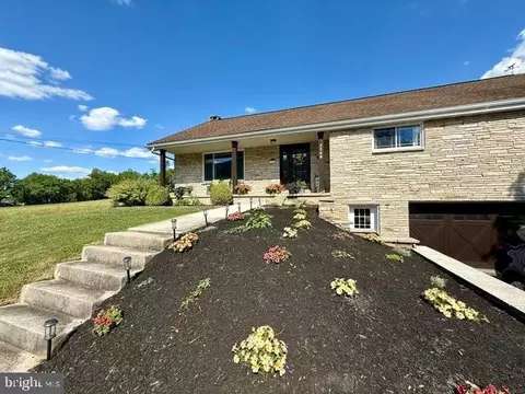 Exterior - 2348 Raystown Rd, Everett, PA 15537 photo 6 of 9