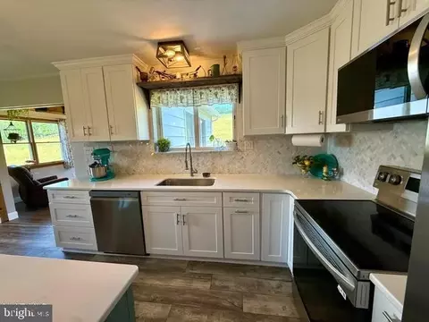 Kitchen - 2348 Raystown Rd, Everett, PA 15537 photo 2 of 9