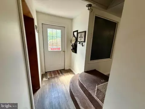Entry Way - 2348 Raystown Rd, Everett, PA 15537 photo 5 of 7