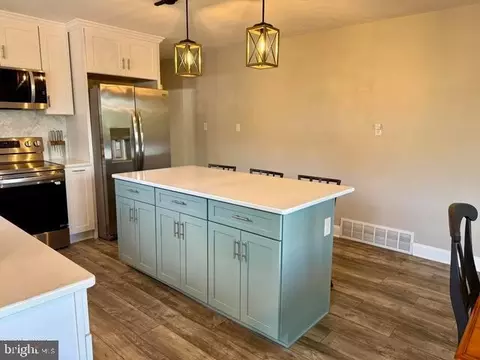 Kitchen - 2348 Raystown Rd, Everett, PA 15537 photo 7 of 9
