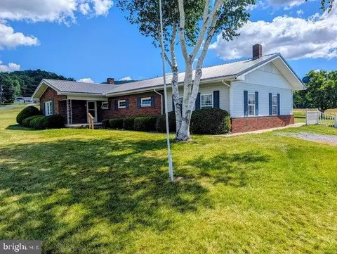 200 Jacks Corner Rd, Hopewell, PA 16650