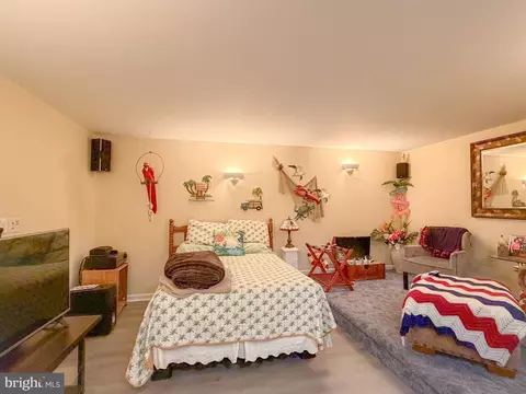 Bedroom - 274 Hawthorne Dr, Everett, PA 15537 photo 4 of 8