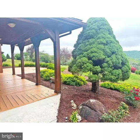 Exterior - 495 Ritchey Rd SE, Everett, PA 15537 photo 4 of 19