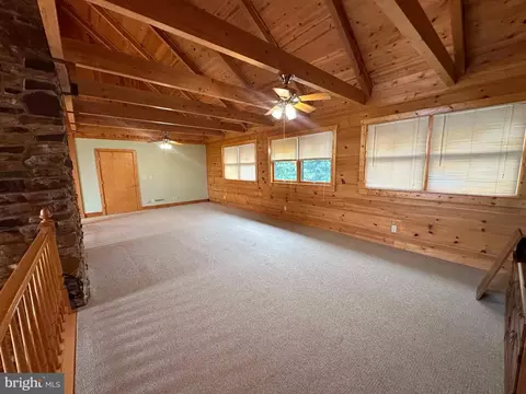 Living - 495 Ritchey Rd SE, Everett, PA 15537 photo 4 of 5