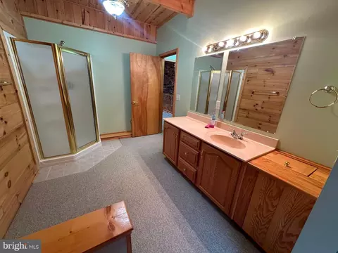 Bath - 495 Ritchey Rd SE, Everett, PA 15537 photo 1 of 6