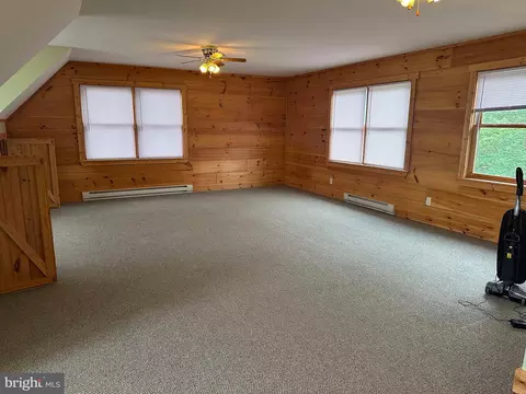 Living - 495 Ritchey Rd SE, Everett, PA 15537 photo 5 of 5
