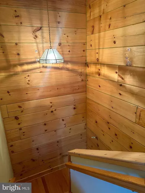 Entry Way - 495 Ritchey Rd SE, Everett, PA 15537 photo 6 of 7