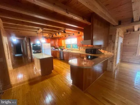 Kitchen - 495 Ritchey Rd SE, Everett, PA 15537 photo 3 of 5