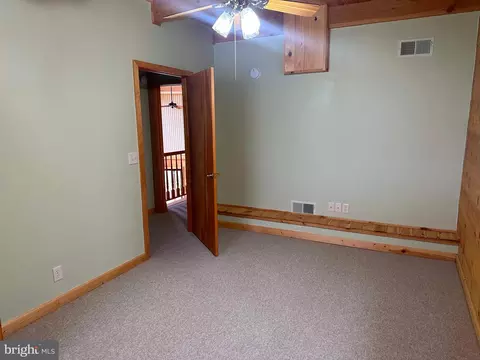 Bedroom - 495 Ritchey Rd SE, Everett, PA 15537 photo 2 of 3
