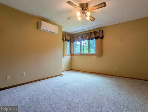 Bedroom - 118 Locust Dr, Everett, PA 15537 photo 2 of 4