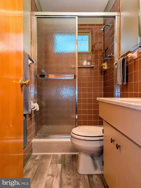 Bath - 118 Locust Dr, Everett, PA 15537 photo 2 of 5
