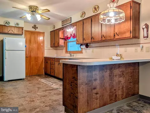 Kitchen - 118 Locust Dr, Everett, PA 15537 photo 5 of 7