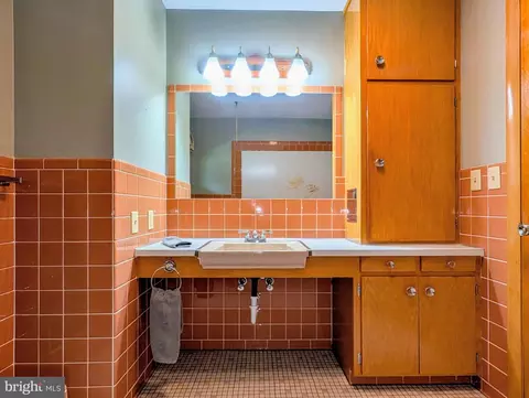 Bath - 118 Locust Dr, Everett, PA 15537 photo 3 of 5
