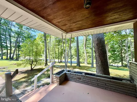 Exterior - 624 632 Raystown Rd, Everett, PA 15537 photo 4 of 14