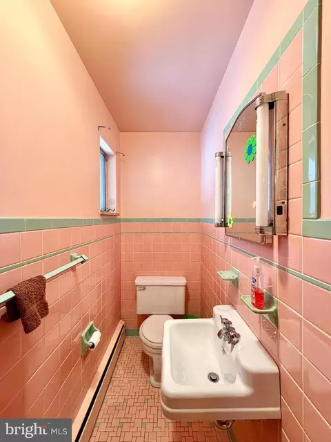 Bath - 624 632 Raystown Rd, Everett, PA 15537 photo 2 of 2