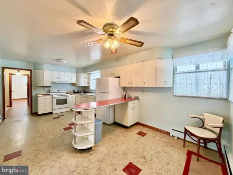 Kitchen - 624 632 Raystown Rd, Everett, PA 15537 photo 2 of 5