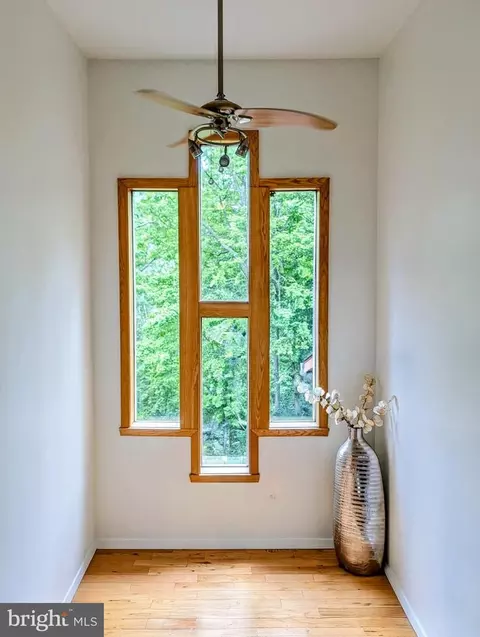 Entry Way - 5077 Summit View Rd, Everett, PA 15537 photo 5 of 8