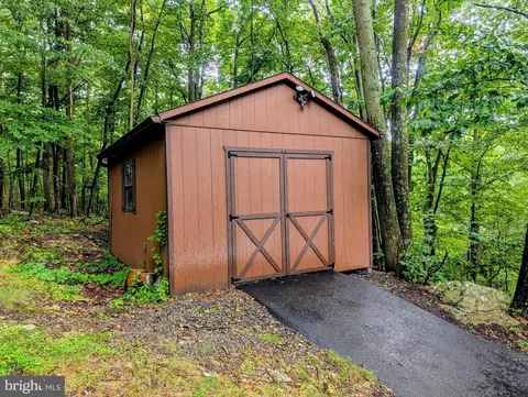 Exterior - 5077 Summit View Rd, Everett, PA 15537 photo 3 of 18