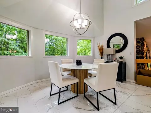 Dining - 5077 Summit View Rd, Everett, PA 15537 photo 3 of 3