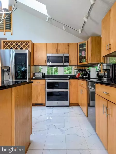 Kitchen - 5077 Summit View Rd, Everett, PA 15537 photo 4 of 7