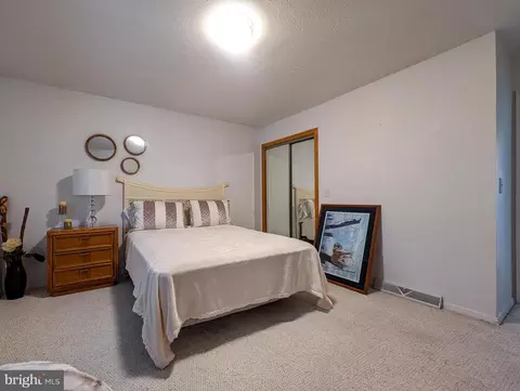 Bedroom - 5077 Summit View Rd, Everett, PA 15537 photo 3 of 7