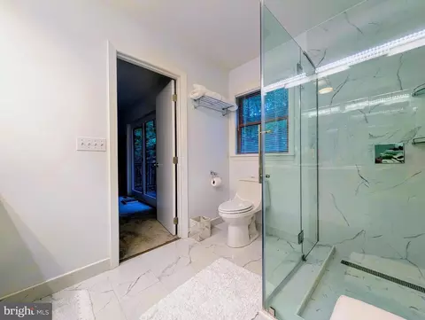 Bath - 5077 Summit View Rd, Everett, PA 15537 photo 1 of 10