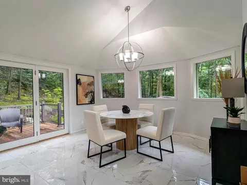 Dining - 5077 Summit View Rd, Everett, PA 15537 photo 2 of 3