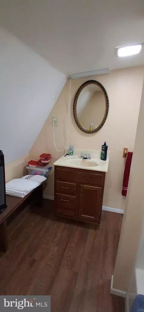 Bath - 215 N Spring St, Everett, PA 15537 photo 9 of 9