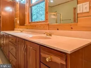 Bath - 495 Ritchey Bridge Rd, Everett, PA 15537 photo 1 of 4