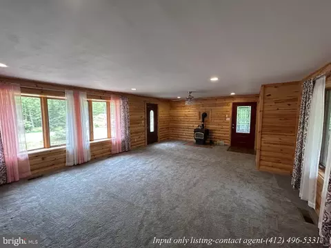 Living - 500 Raystown Rd, Everett, PA 15537 photo 4 of 4