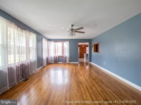 Living - 500 Raystown Rd, Everett, PA 15537 photo 2 of 4