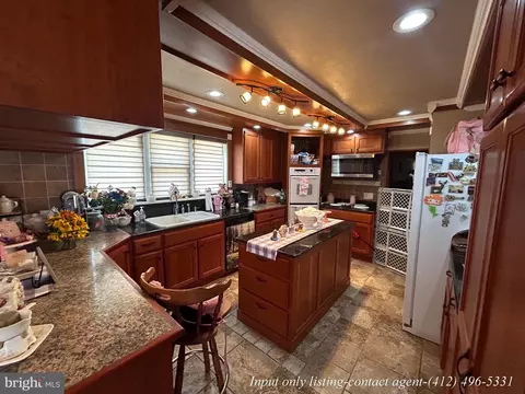 Kitchen - 500 Raystown Rd, Everett, PA 15537 photo 4 of 7