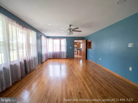 Living - 500 Raystown Rd, Everett, PA 15537 photo 3 of 4