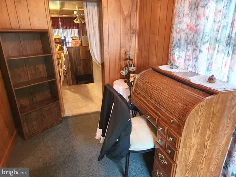 Entry Way - 40 8th St W, Everett, PA 15537 photo 1 of 2