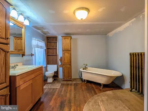 Bath - 131 W Main St, Everett, PA 15537 photo 5 of 5