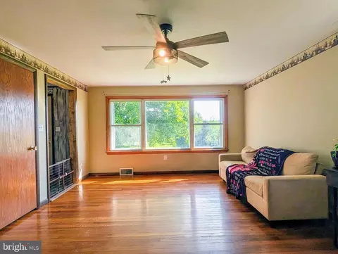 Living - 905 Buena Rd, Schellsburg, PA 15559 photo 2 of 2