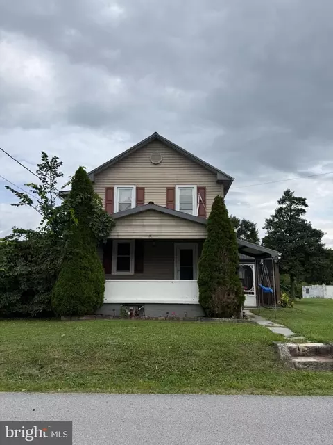 1702 Mifflin St, Saxton, PA 16678