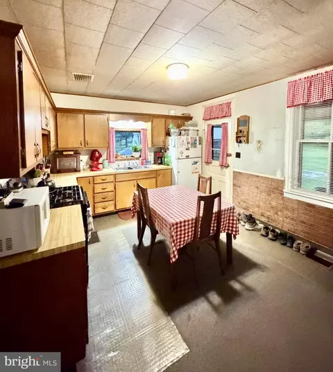 Kitchen - 199 Whistlestop Rd, Everett, PA 15537 photo 3 of 3