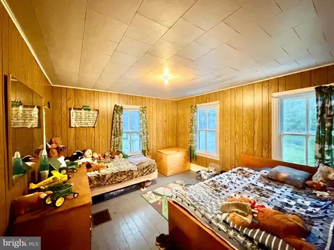 Bedroom - 199 Whistlestop Rd, Everett, PA 15537 photo 3 of 4