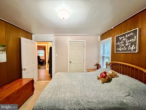 Bedroom - 199 Whistlestop Rd, Everett, PA 15537 photo 2 of 4