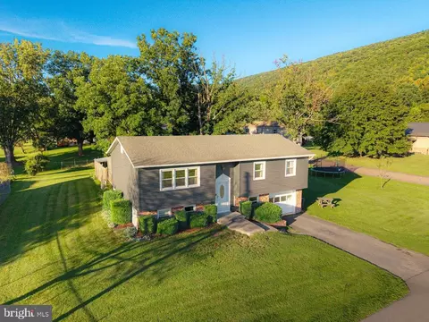 275 Market St, Hyndman, PA 15545